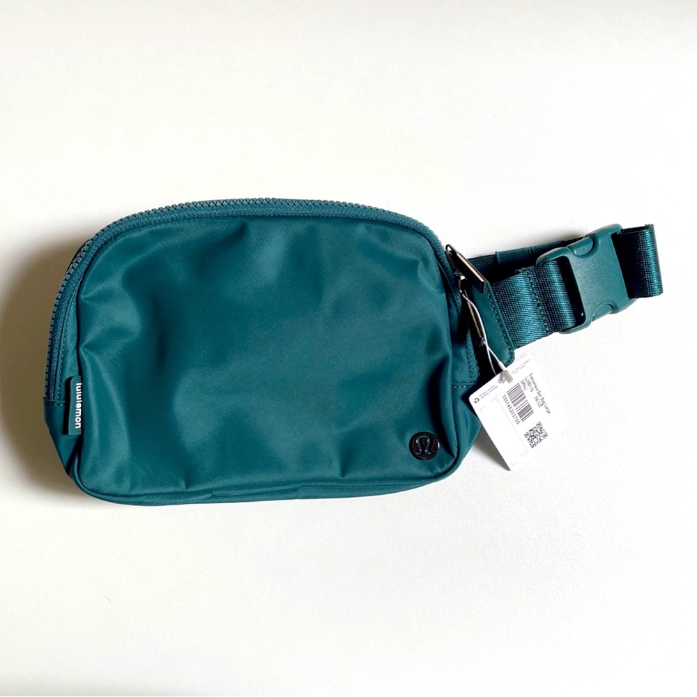 💰SOLD💰NWT Lululemon Belt Bag 2L - Green Jasper